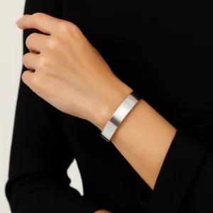 Bransoletka srebrna sztywna Mean