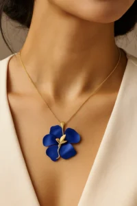 Wisiorek srebrny z tytanem niebieskim Kwiat Half